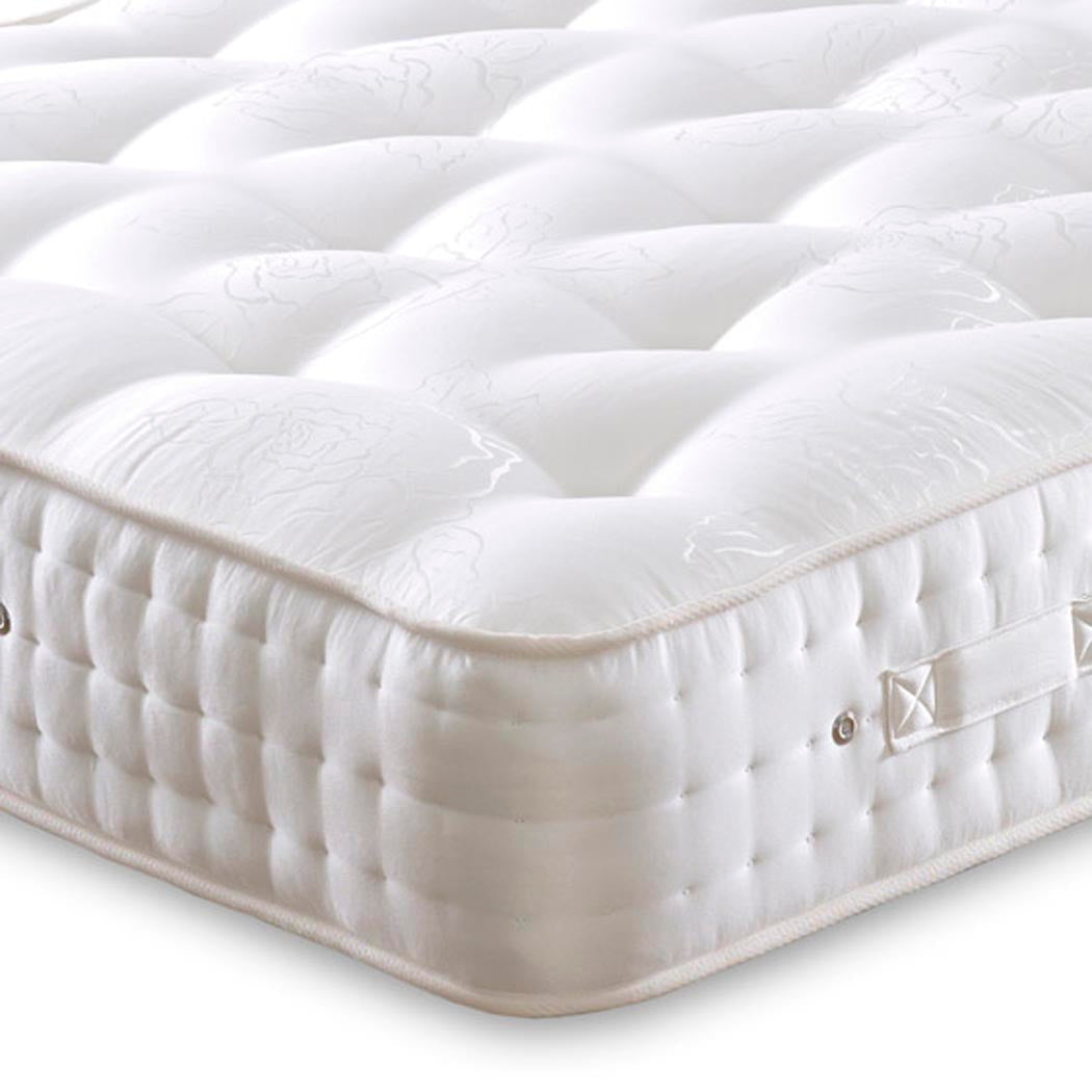 Luxury Hotel Zip and Link 5000 Pocket Sprung Intelligent Wool Divan Bed Set – close-up of mattress corner